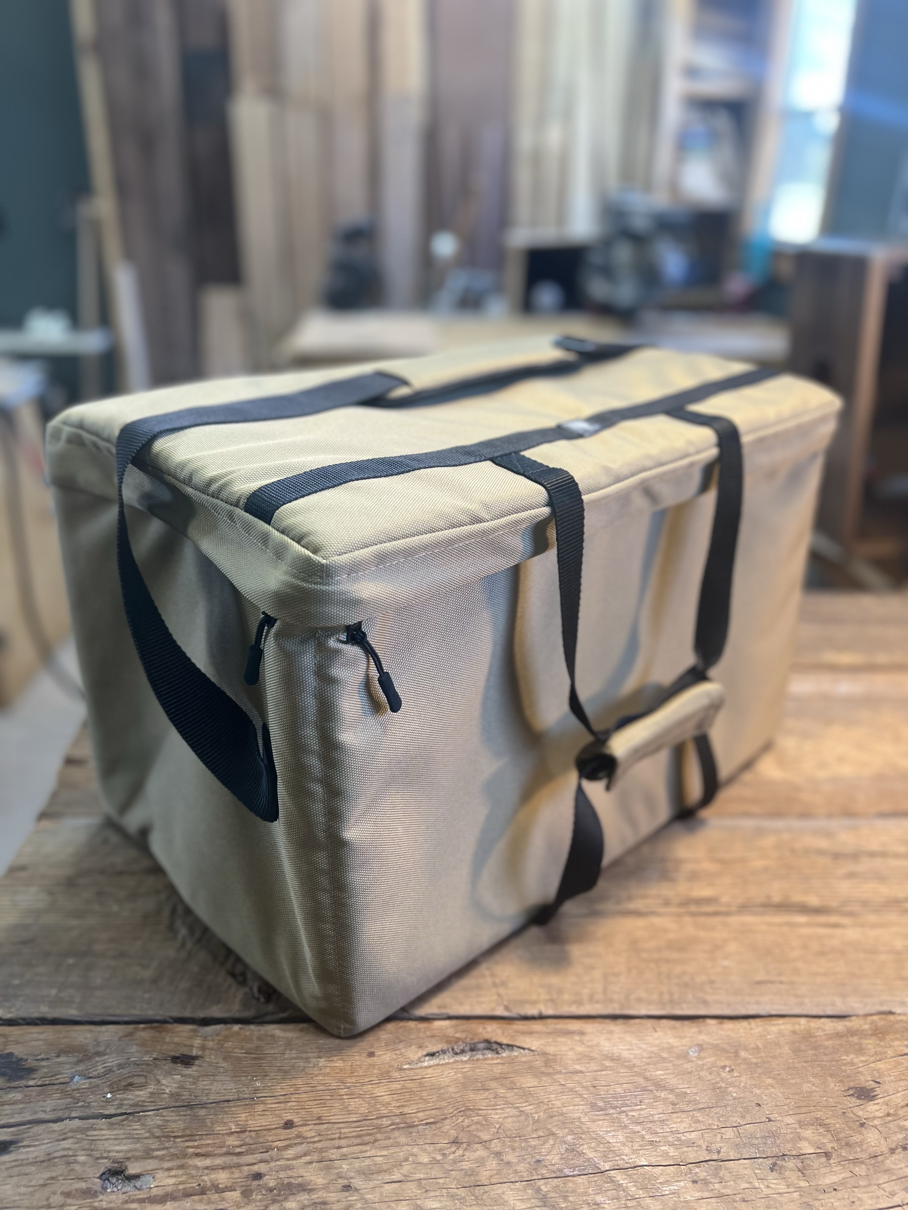 Namana Cajon Bag – Kopf Percussion A durable Namana Cajon Bag offered by Kopf Percussion, designed for protection and easy transport of handcrafted cajons. The photo highlights its clean design, padded construction, and professional finish, reflecting the same care and craftsmanship found in Kopf Percussion instruments.