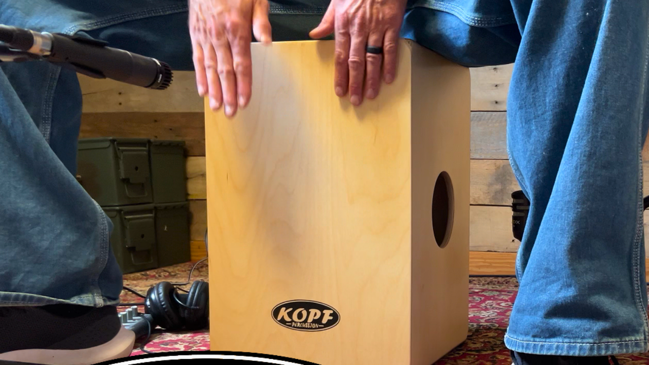  Close-up of the Novato Cajon faceplate, glued directly to the body for a solid structure and full tonal response.